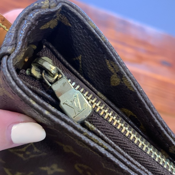 Authentic LOUIS VUITTON Monogram Looping GM Shoulder Bag France - Picture 13 of 17